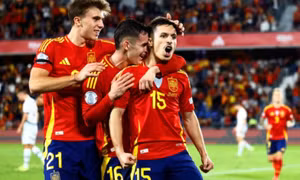 Tây Ban Nha thắng nhờ bàn penalty phút bù