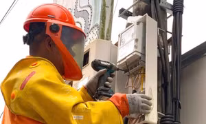 Điện lực Quảng Ninh: 96% khách hàng đã được lắp đặt công tơ điện tử