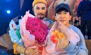 NSƯT Kim Tiểu Long vỡ òa khi nhận Huy chương Vàng với vai diễn anh hùng Lê Lợi