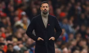 HLV mới của Man Utd loại Van Nistelrooy