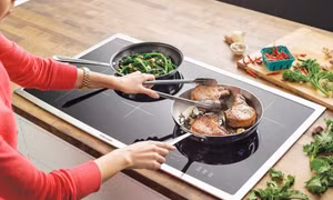Có nên rút điện bếp từ ngay sau khi nấu?