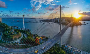 Hoàng hôn nơi thành phố bên bờ di sản