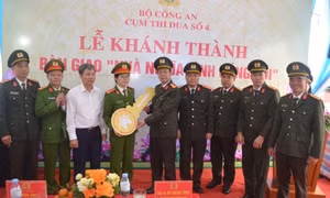 Cụm thi đua số 4, Bộ Công an khánh thành và bàn giao “Nhà nghĩa tình đồng đội” cho cán bộ chiến sỹ có hoàn cảnh khó khăn