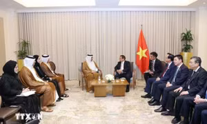 Thủ tướng Phạm Minh Chính tiếp Lãnh đạo Bộ Lao động Qatar