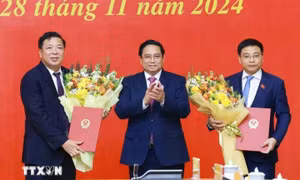 Thủ tướng trao quyết định bổ nhiệm Bộ trưởng Bộ Tài chính và Bộ trưởng Bộ GTVT