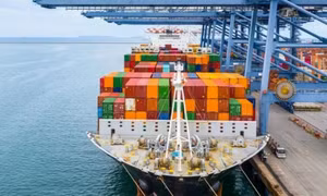 Thương mại hàng hóa tiếp tục là điểm sáng trong bức tranh tăng trưởng kinh tế 10 tháng