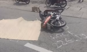 Xe máy va chạm xe tải trên QL1, một người tử vong tại chỗ