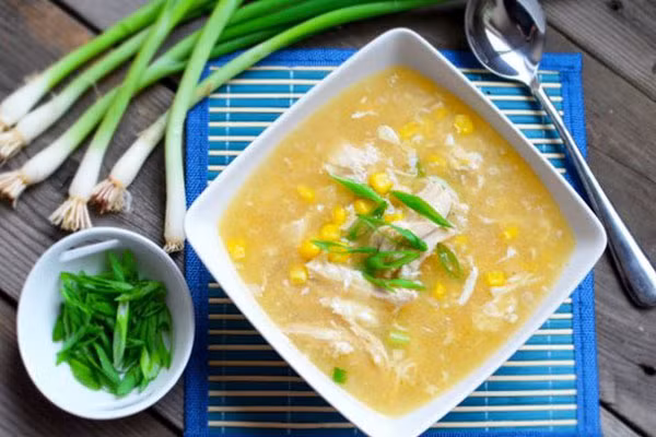 Người bị ho nên ăn lỏng như cháo, súp.