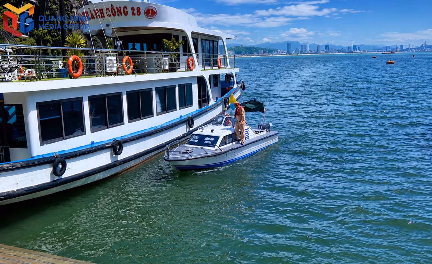 bqn_tl_tuan-tra-hang-dau-go-0o.jpg