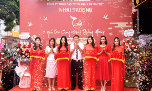 Yến Sào Cung Đình Thượng Hoàng và hành trình phủ sóng thương hiệu