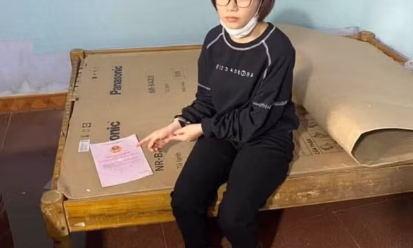Dùng "sổ đỏ" giả để lừa bán đất của người thân