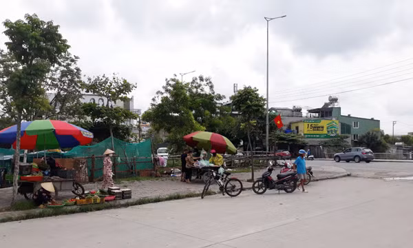 Sớm có giải pháp xử lý triệt để tình trạng lấn chiếm của các chợ cóc