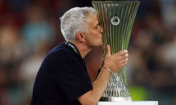 Từ Man Utd đến Roma, thời gian chứng minh Mourinho đã đúng