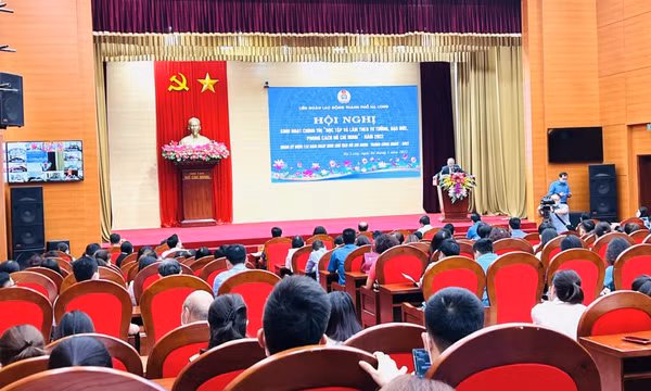 Sinh hoạt "Học tập và làm theo tư tưởng, đạo đức, phong cách Hồ Chí Minh” 