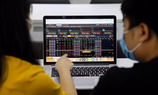Chứng khoán 'dậy sóng' vì sắp được giao dịch T+2