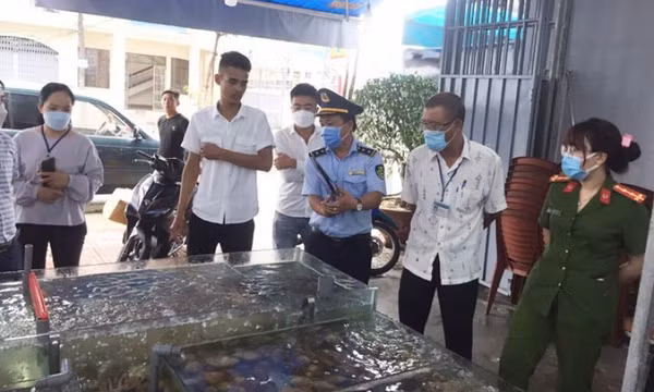Tố quán ăn chặt chém: “Bóc phốt” sai - cần phạt nặng
