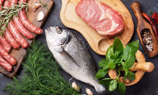Có phải ăn cá tốt hơn ăn thịt?