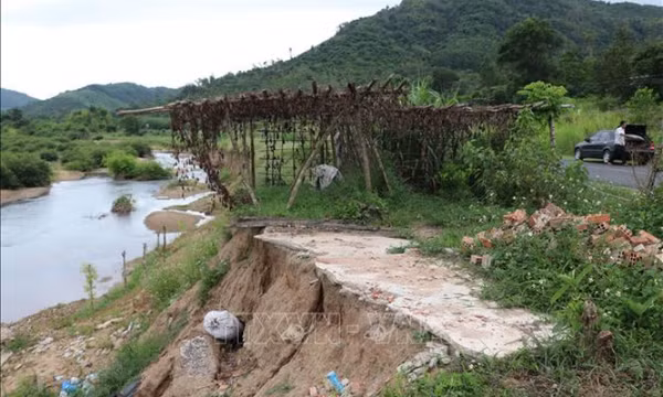 Tiềm ẩn nguy cơ mất an toàn giao thông trên Quốc lộ 19C đoạn qua Phú Yên