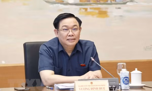 Thể chế hóa quan điểm của Đảng về chăm sóc sức khỏe nhân dân