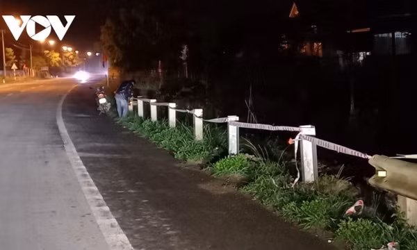 Ngang nhiên tháo dỡ dải lan can đường bộ Quốc lộ 14