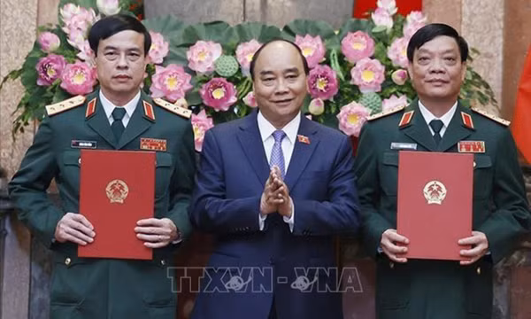 Chủ tịch nước trao các Quyết định thăng quân hàm lên Thượng tướng Quân đội nhân dân Việt Nam