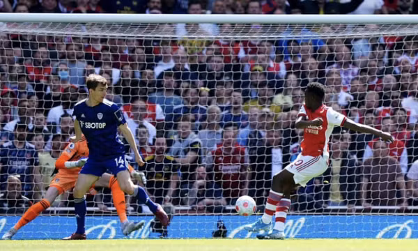 Arsenal tiến sát vé dự Champions League