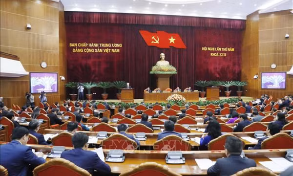 Ngày làm việc thứ tư Hội nghị Trung ương 5 khóa XIII