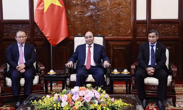 Chủ tịch nước Nguyễn Xuân Phúc: Tiếp tục quan tâm, đầu tư phát triển bóng đá nước nhà