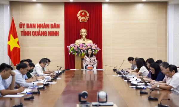UBND tỉnh họp công tác chuẩn bị thi tốt nghiệp THPT và tuyển sinh vào lớp 10