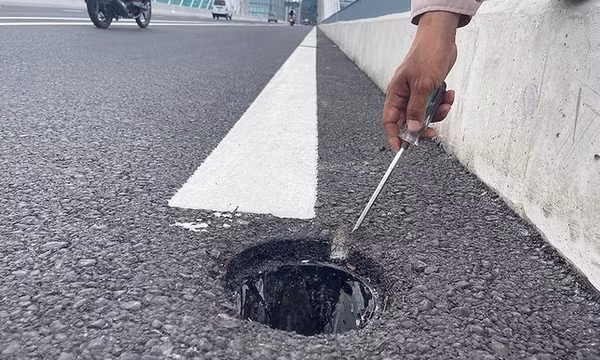 Bắt nghi can trộm hàng chục nắp cống trên cầu Thủ Thiêm 2