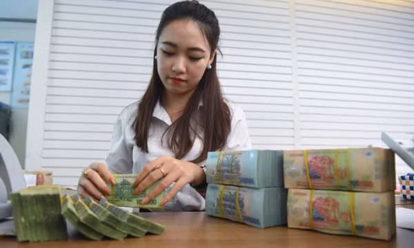 Lãi suất tiết kiệm tiếp tục tăng