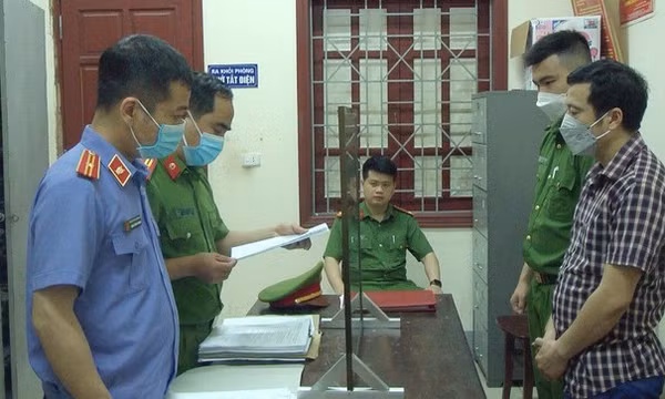 Vụ vòi tiền 'bôi trơn' của người dân ở Nghệ An: Bắt thêm một cán bộ địa chính xã