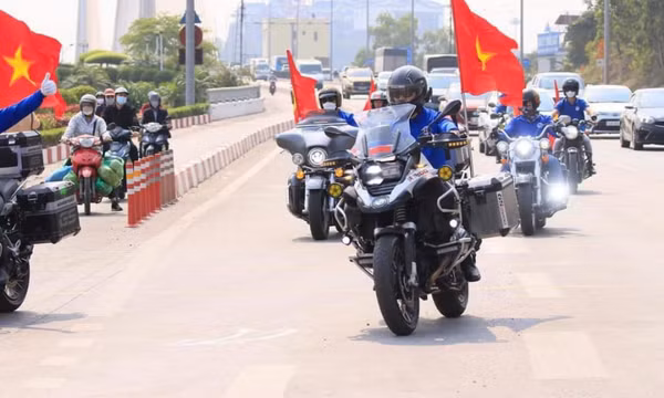 Thỏa đam mê với thú chơi mô tô thể thao “khủng” 