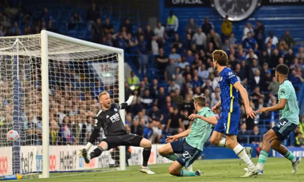 Chelsea cán đích thứ ba tại Ngoại hạng Anh