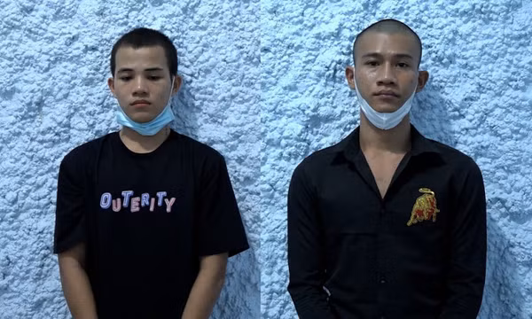 2 thiếu nữ bị cướp giật điện thoại vì không chịu chụp ảnh chung