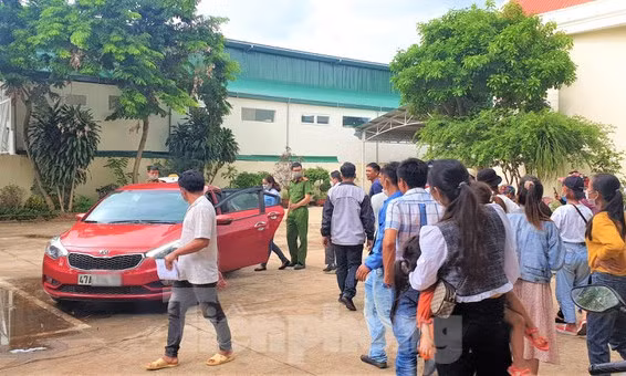 Vụ mẹ khai tử cho con trai 3 tuổi còn sống: Công an đang đi đón cháu bé