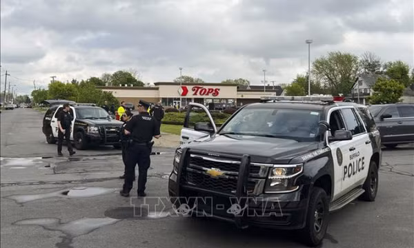 Vụ nổ súng tại New York: Tổng thống Mỹ Biden lên án tư tưởng 'da trắng thượng đẳng'