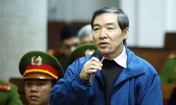 'Nhanh chân' ra nước ngoài trước khi bị khởi tố, nhiều bị can vẫn bị bắt về quy án
