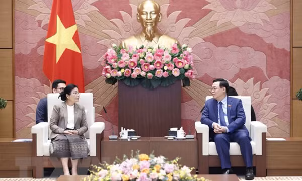 Chủ tịch Quốc hội tiếp Chánh án Tòa án Nhân dân tối cao Lào