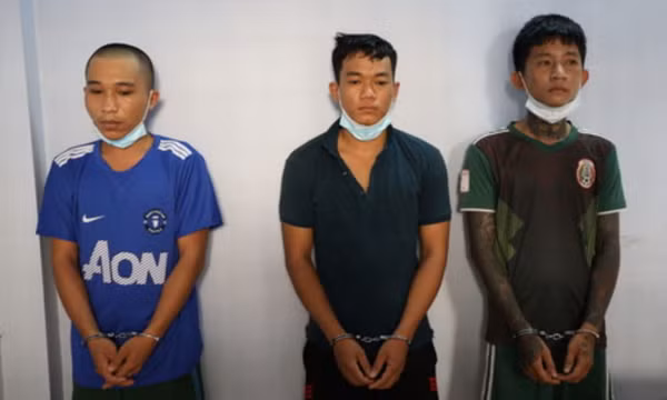 Khởi tố nhóm gây ra nhiều vụ trộm tại đại lý vé số