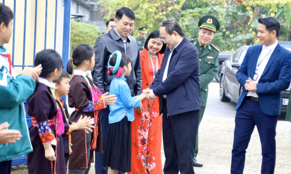 Gần dân để vững lòng dân, sát dân để tạo đồng thuận