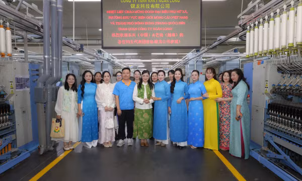 Đoàn Đại biểu Hội Phụ nữ các xã phường biên giới Móng Cái (Việt Nam) giao lưu hữu nghị với Đoàn đại biểu Hội Phụ nữ TP Đông Hưng (Trung Quốc)