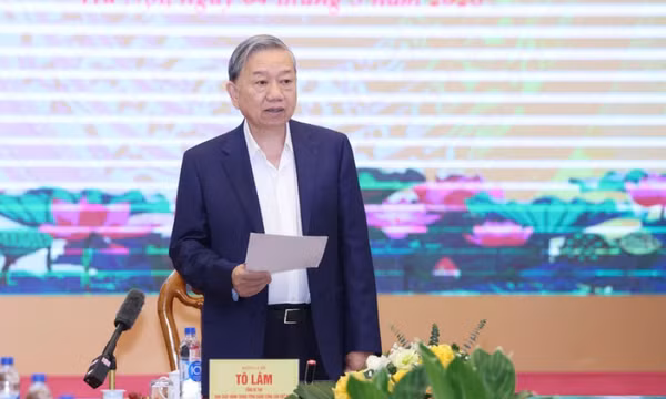 Tổng Bí thư: Công tác chính trị, tư tưởng phải thực sự đi trước, mở đường