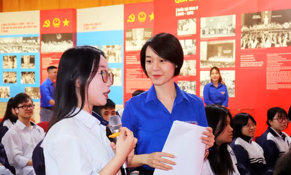 Bảo tàng – Thư viện tỉnh tổ chức giao lưu, hỏi đáp tìm hiểu về bầu cử 