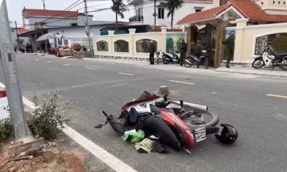 Xe máy tông 3 người đi bộ ở Hải Phòng, một người tử vong