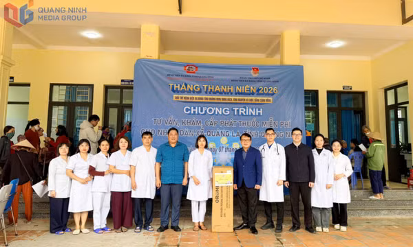 Bệnh viện Đa khoa tỉnh khám, tư vấn sức khoẻ miễn phí cho người dân