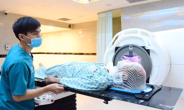AI vào bệnh viện, bác sĩ có 'đồng nghiệp số'