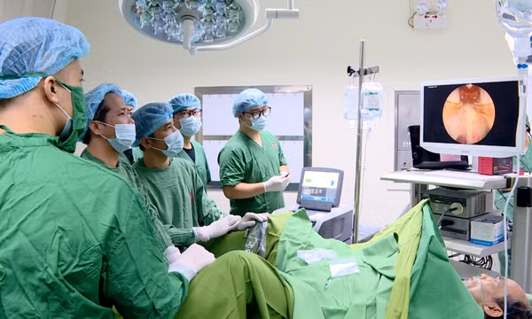 Lần đầu tiên triển khai kỹ thuật Rezum điều trị phì đại tuyến tiền liệt tại Quảng Ninh
