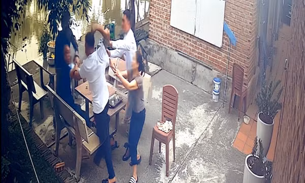 Vợ chồng chủ quán bị đánh bầm tím khi mời rượu khách
