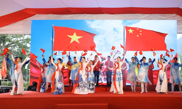 Sơ kết 10 năm kết nghĩa cụm dân cư hai bên biên giới Hoành Mô - Động Trung, tháng 3-2026